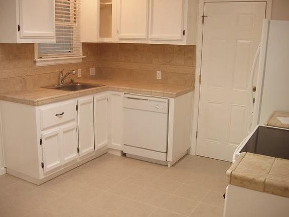 4th image of 2309 Maryal Dr