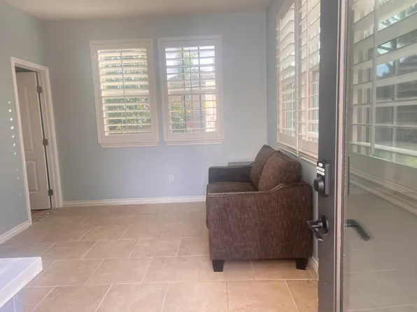 8229 Honey Brook Ct, Corona, CA 92880