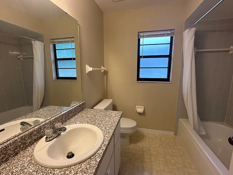 1885 Country Meadows Ct — Photo 6