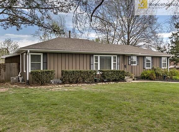 2nd image of 10119 Belleview Ave