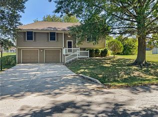 10401 N Main St, Kansas City, MO 64155