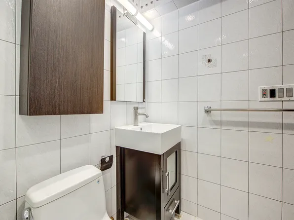 100-25 Queens Boulevard image 32 of 40