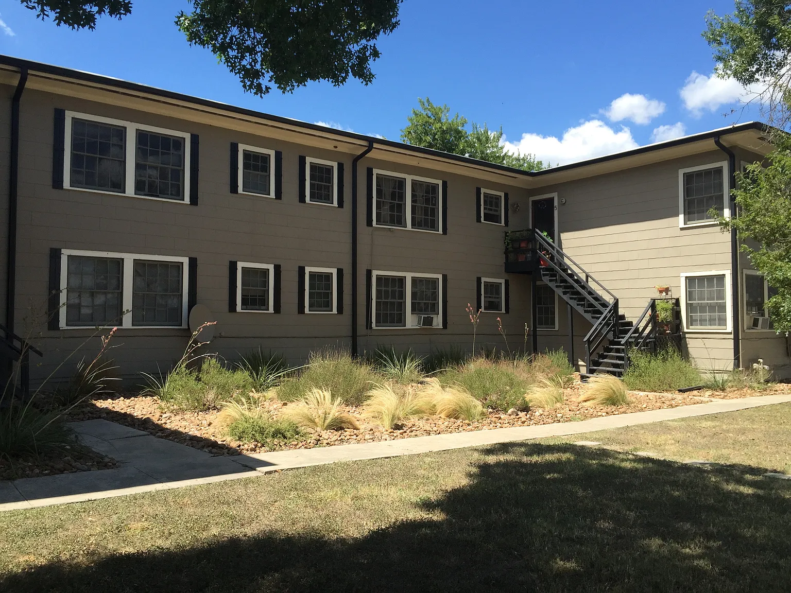 1 bed, 600 sqft, $800 — Photo 3