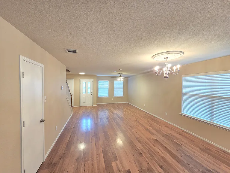 8138 Mossberg Dr — Photo 8