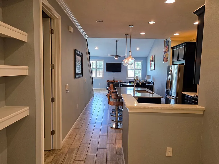 5020 Course Dr — Photo 7