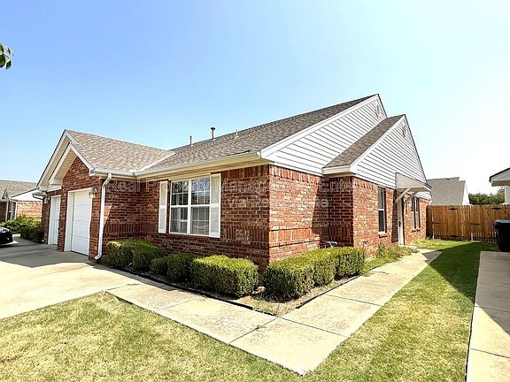 2nd image of 1915 Leeds Ln
