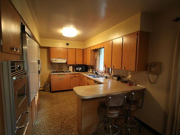 5th image of 1380 Eastwood Dr