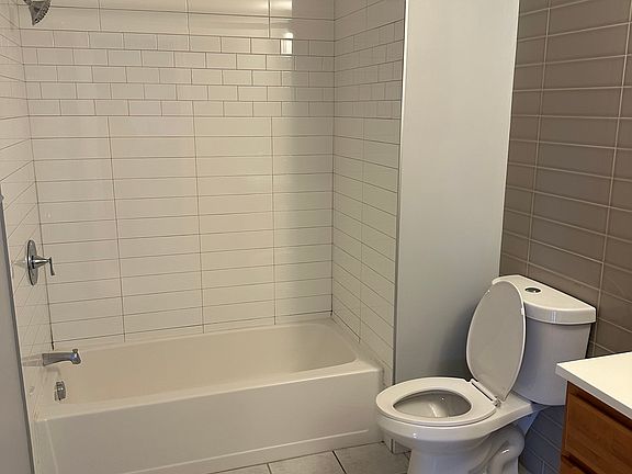 5th image of 169 Elk St #1