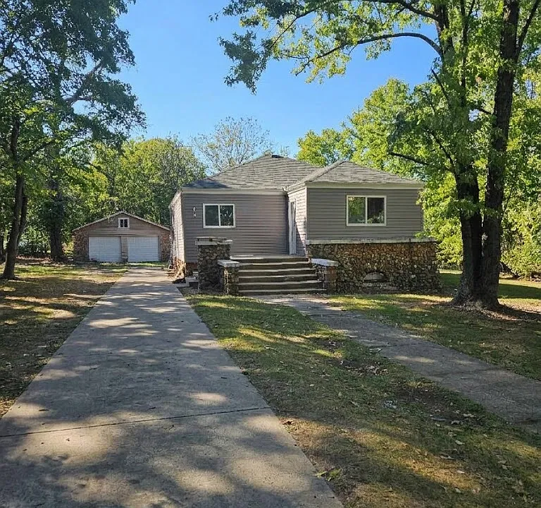1300 N Central Ave