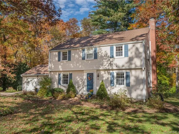 12 Carver Circle, Simsbury, CT 06070