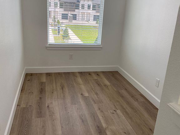 3rd image of 95 Concord Dr #165