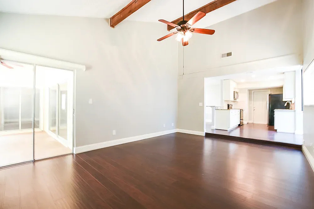 3 bed, 1761 sqft, $1,300 — Photo 1