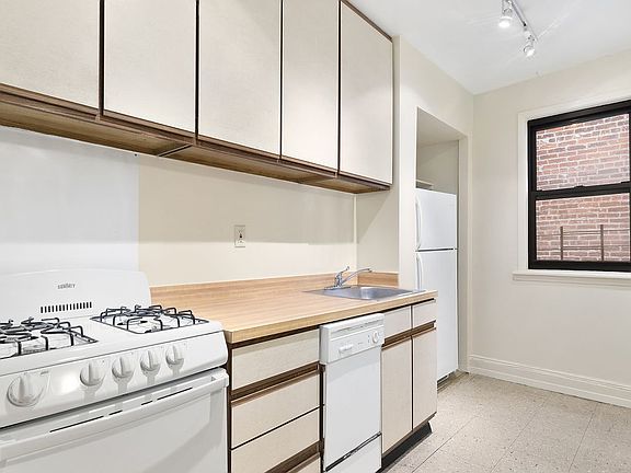 4th image of 169 W 80th St APT 5B
