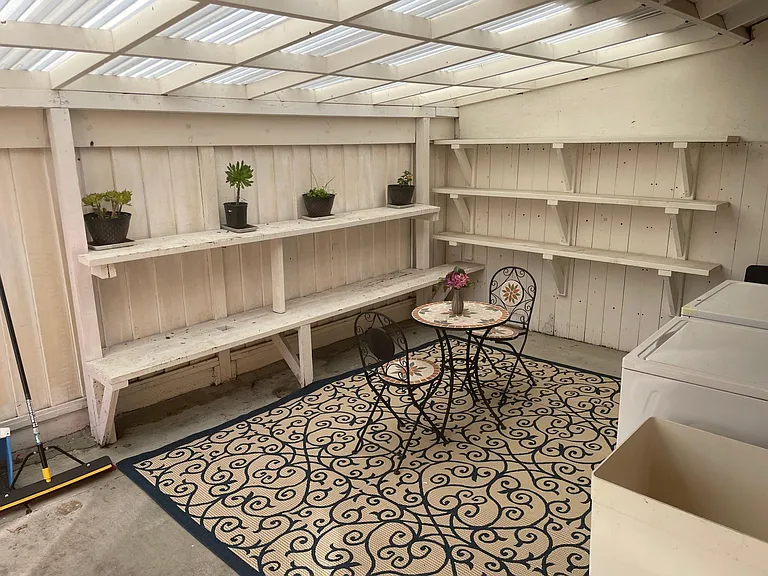 110 Gladys Ave #A — Photo 33