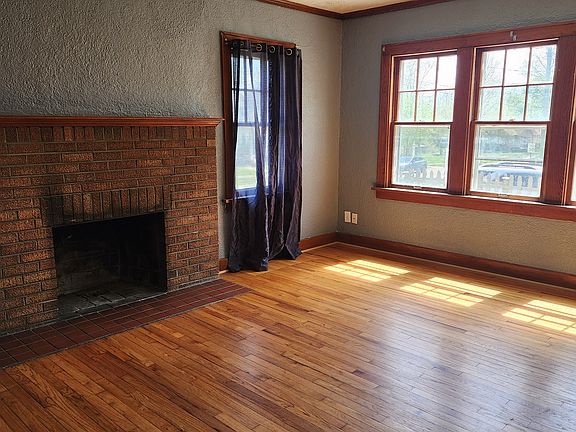 3rd image of 209 S Johnston Ave