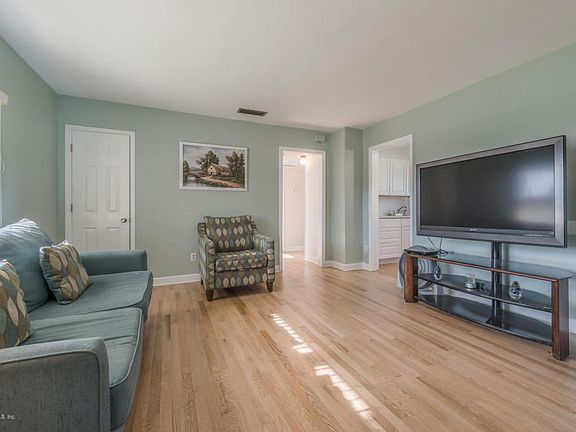 5th image of 469 Arricola Ave