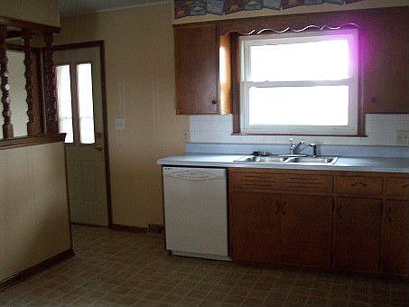 2nd image of 1312 Lake Manor Dr
