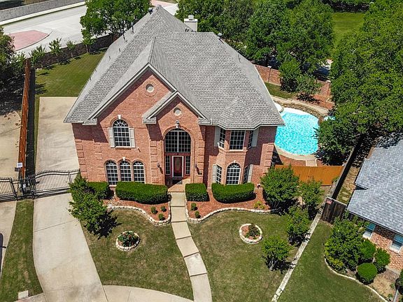 2nd image of 724 Post Oak Dr