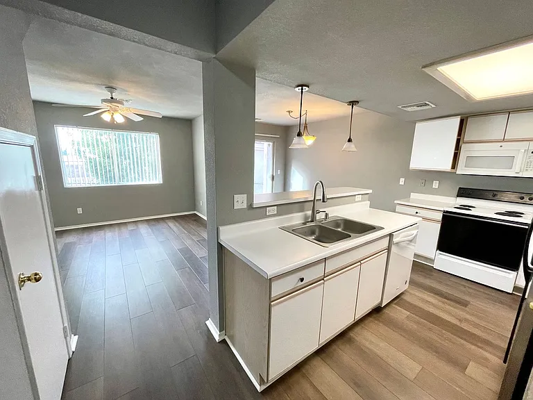 3448 Sun River Rd #4 — Photo 6