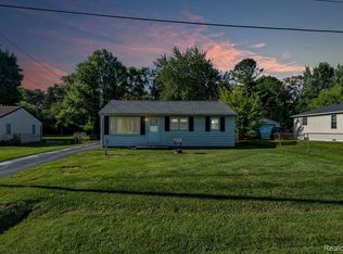 1451 Mark St, Flint, MI 48507