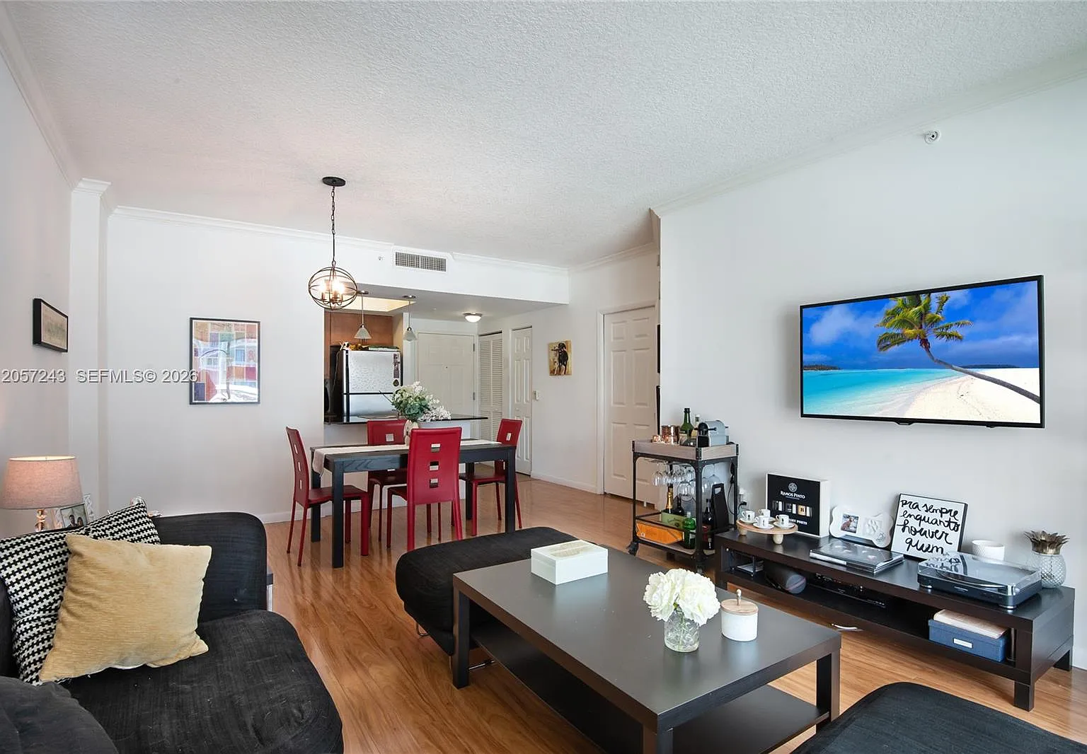 Cite Condo — Photo 2