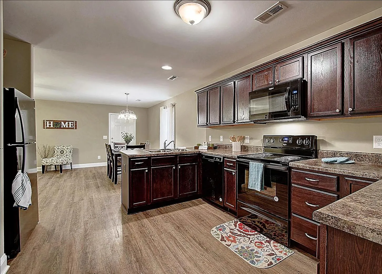 3 bed, 2.5 bath, 1500 sqft, $2,000 — Photo 3