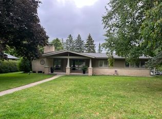 909 Jefferson Pl, Sturgeon Bay, WI 54235