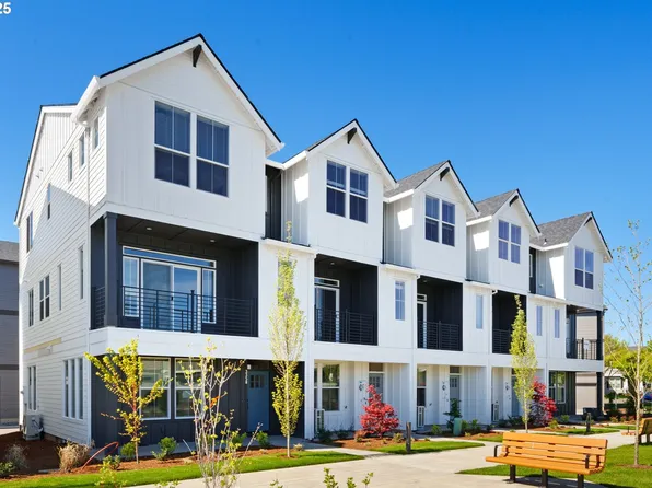 3454 SE Brookwood Ave, Hillsboro, OR 97123