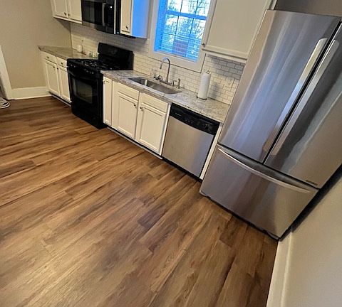3rd image of 608 26th Ave N