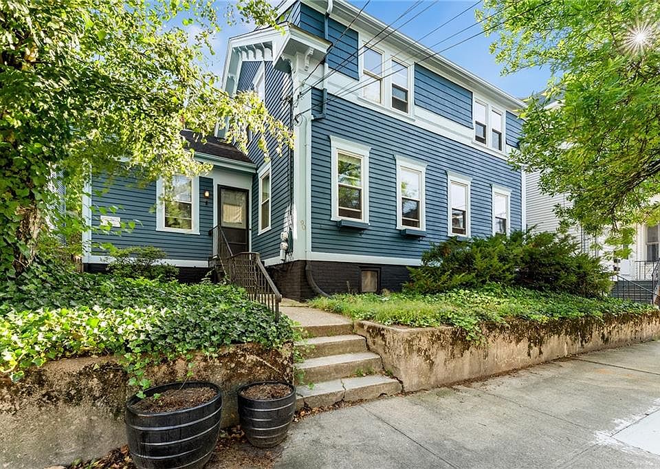 1st image of 90 Oak St