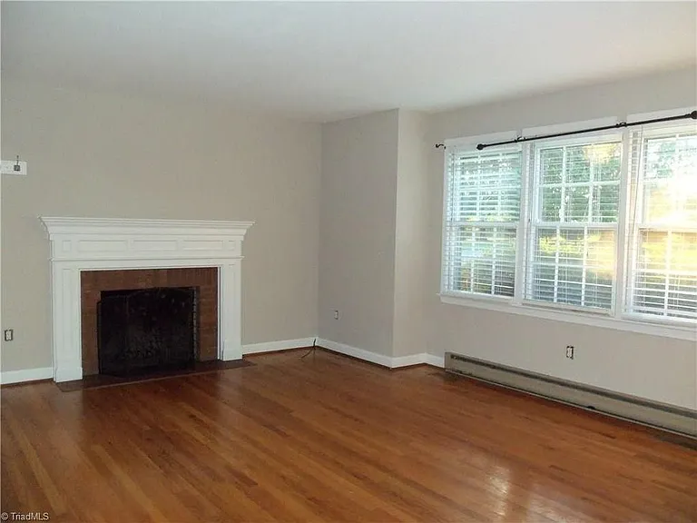 4224 Robinhood Rd — Photo 13