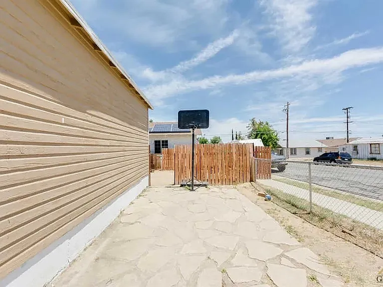 300 San Emidio St — Photo 10