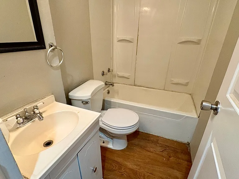158 S Pershing Ave — Photo 6