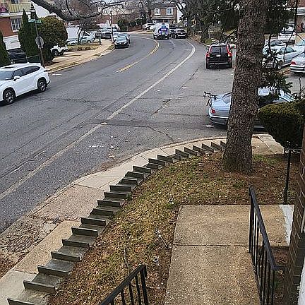4th image of 406 Avon Pl