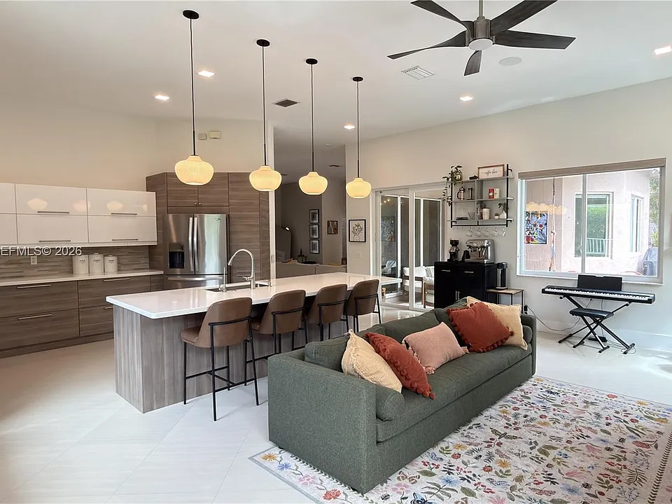 3829 Heron Ridge Ln