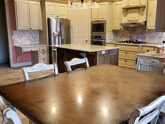 3rd image of 12386 Oak Colony Dr