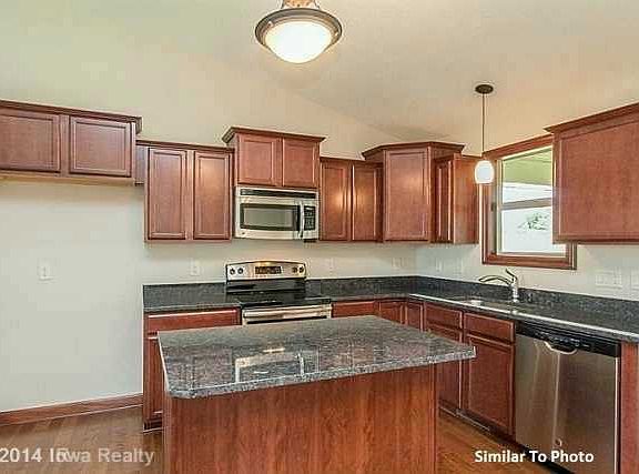 2nd image of 2360 SE Willowbrook Dr