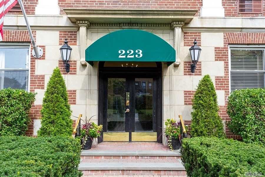 1st image of 223 7th St APT 1L