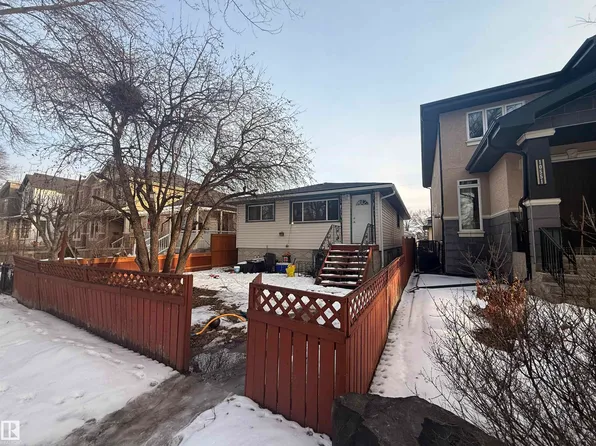 10545 67th Ave NW, Edmonton, AB T6H 1Z4