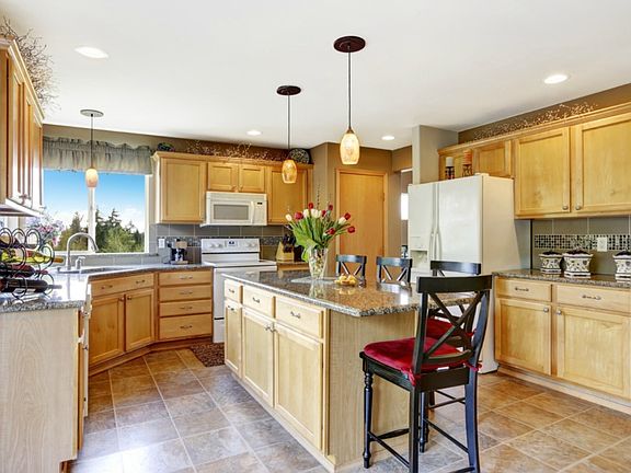 5th image of 606 122nd Avenue Ct E