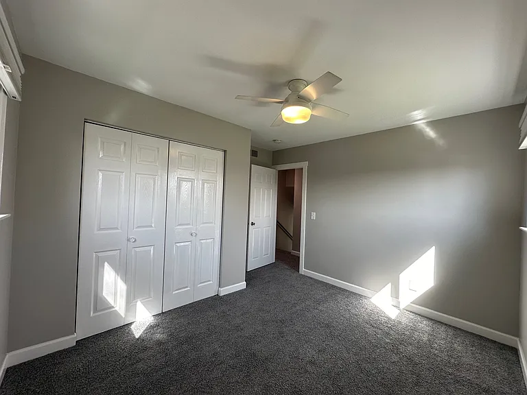 561 Eastwood Dr — Photo 18
