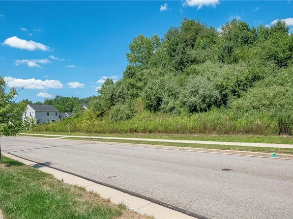 2771 Superior Dr, Uniontown, OH 44685