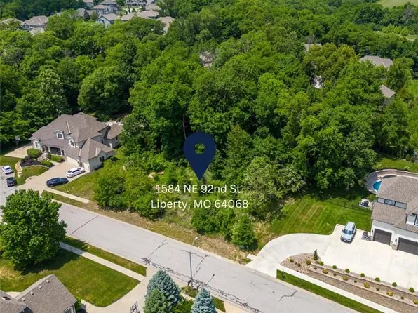 1584 NE 92nd St, Liberty, MO 64068