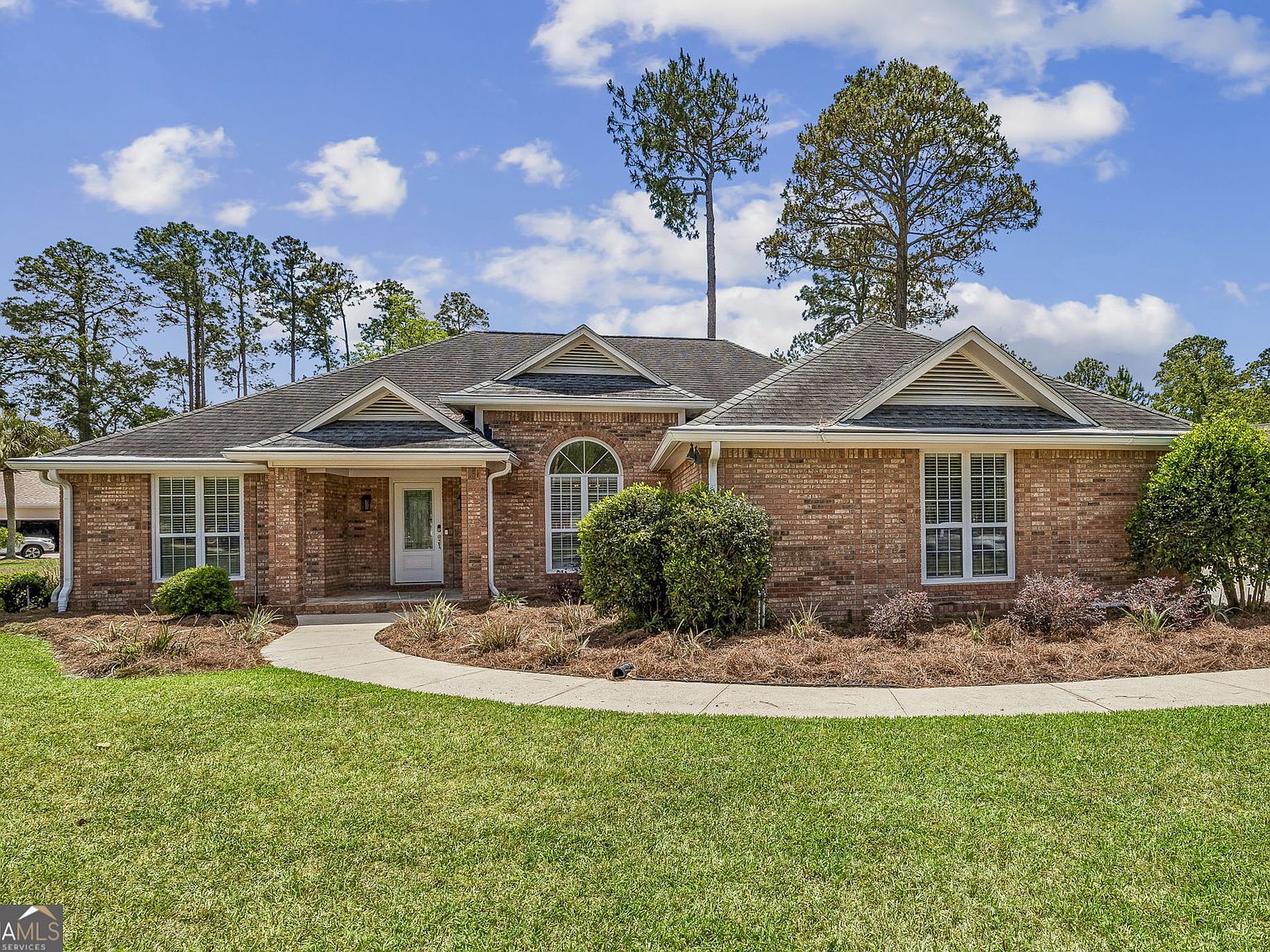 542 Cardinal Cir E