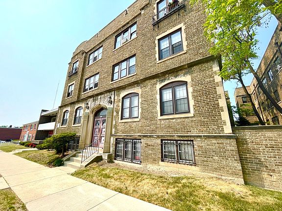 2nd image of 1420 E Capitol Dr APT 301