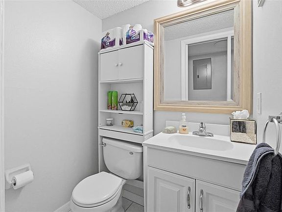 3rd image of 5104 Tennis Court Cir