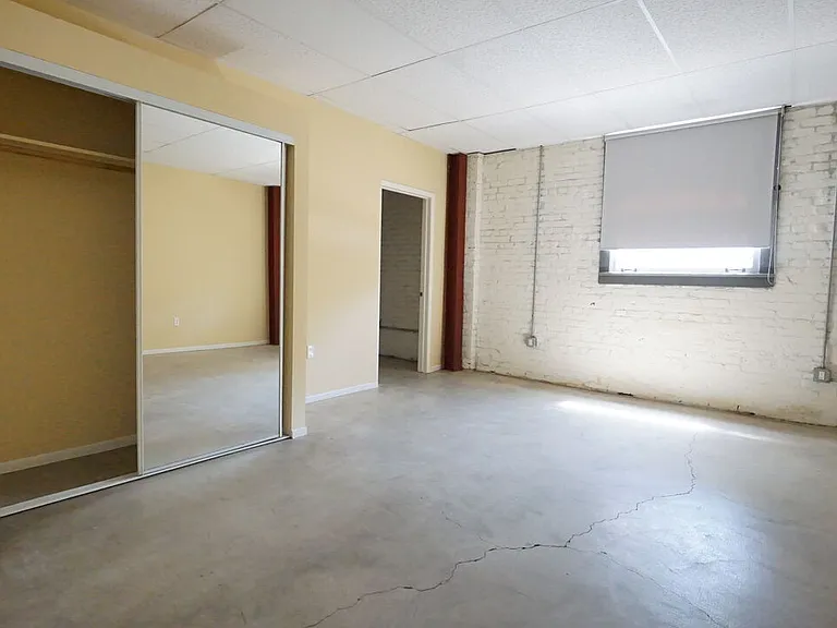 922 W 23rd St #103 — Photo 9
