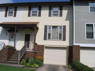 215 Jamestown Rd, Nitro, WV 25143