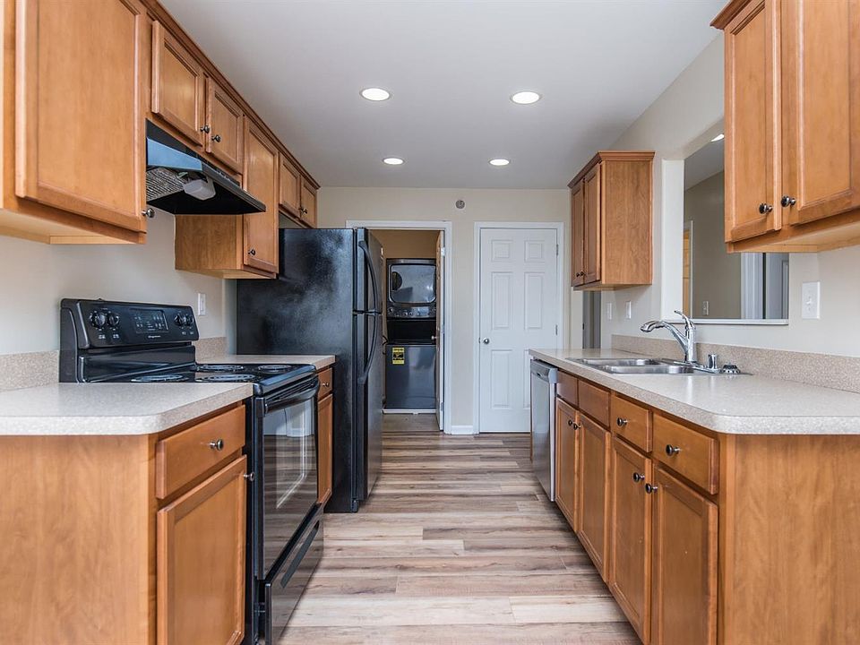 1st image of 857 Malabu Dr APT 3202
