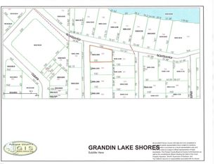 222 Dogwood Dr, Interlachen, FL 32148